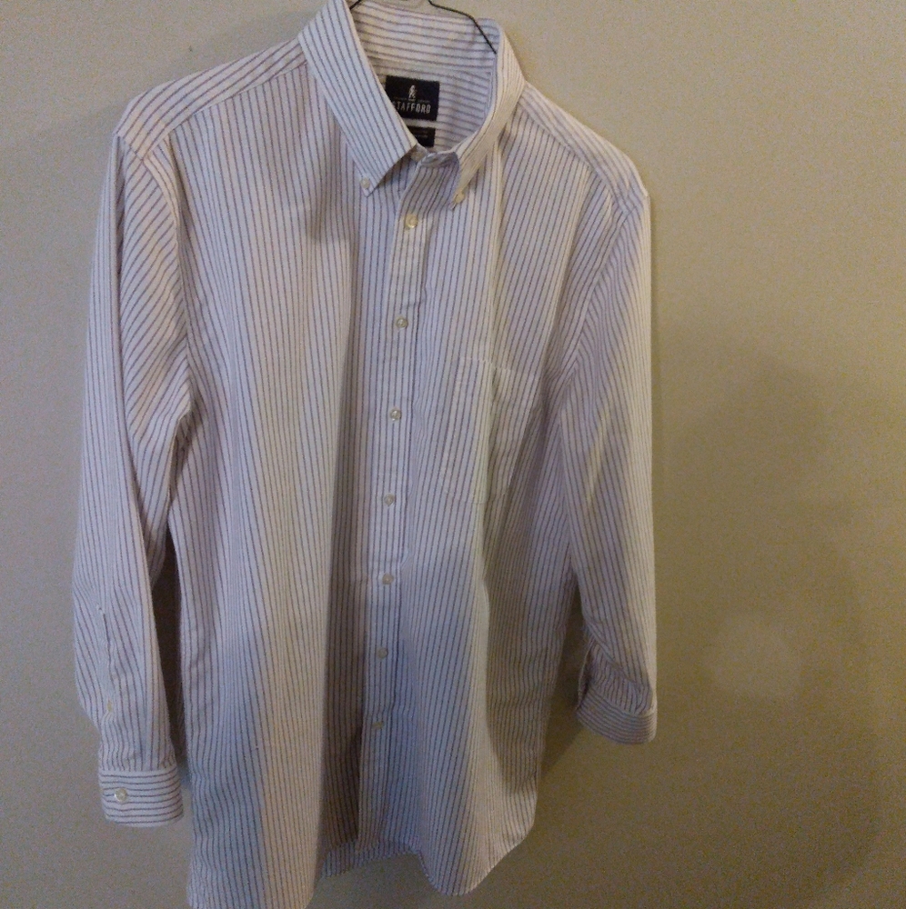 Stafford men's white/purple stripe, button-down dress shirt